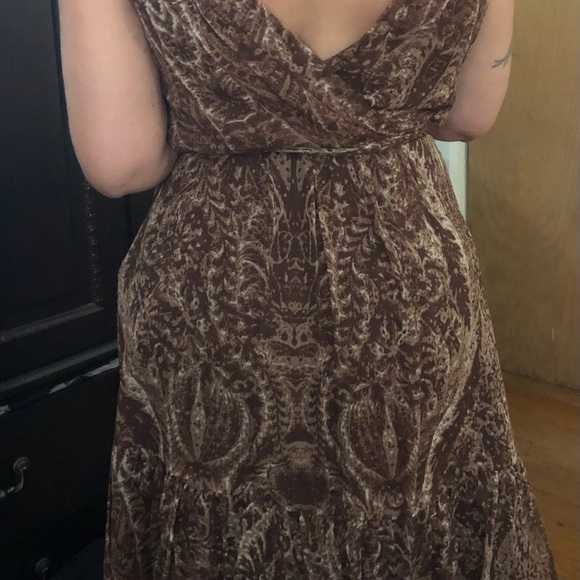 Beautiful Chiffon dress with zipper on the side & wrap around belt. - Picture 3 of 6